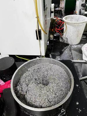 উচ্চ চাপ সিএনসি যন্ত্রাংশ ক্লিনার ওয়াটার ট্যাঙ্ক স্ল্যাগ পরিষ্কার মেশিন